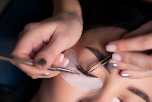 Cara Memilih Lem Eyelash Extension Sesuai Skill Level