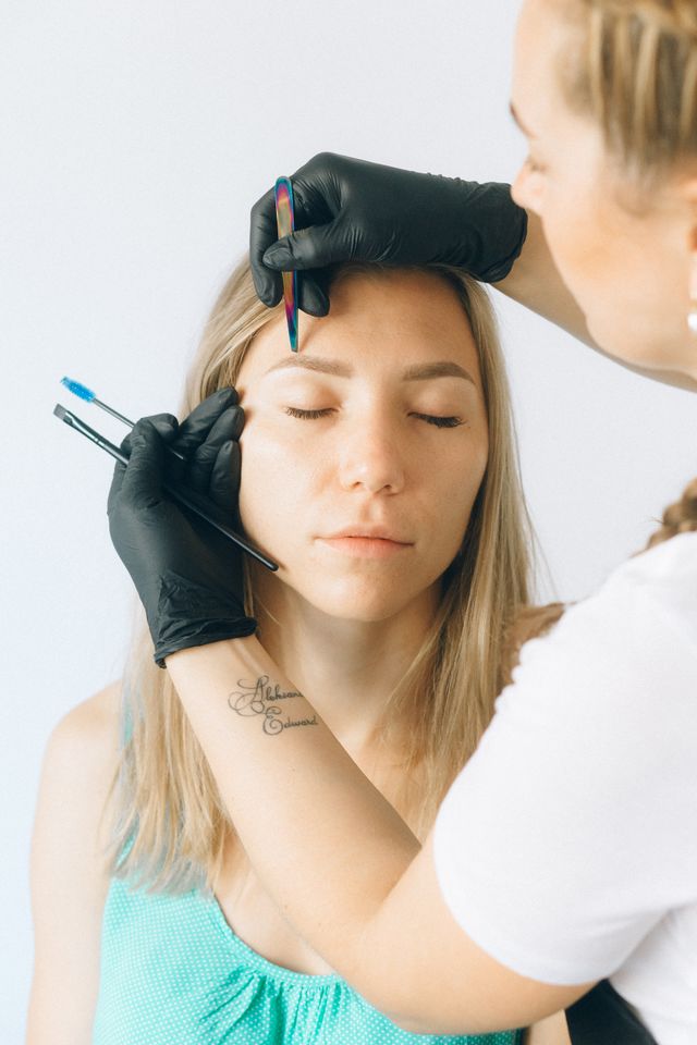 Mengenal Microblading & Sulam Alis: Cara Kerja dan Daya Tahannya